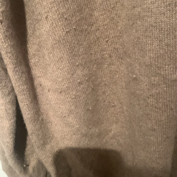 Beautiful 100% Cashmere Tan V Neck Sweater Wayne Gretzky Collection SZ XL - Picture 2 of 7